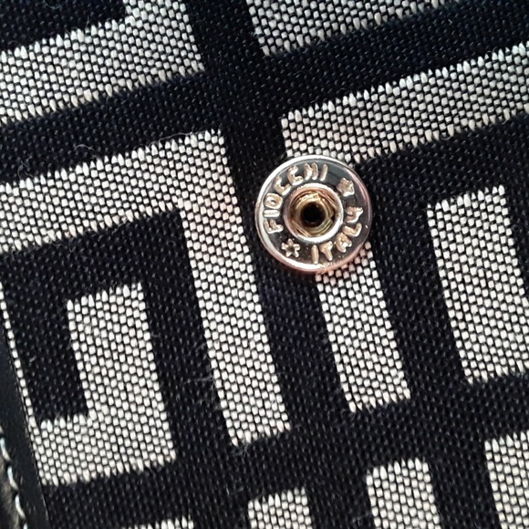 Auth GIVENCHY Compact Bi-Fold Wallet, Black/Gray - Picture 10 of 17